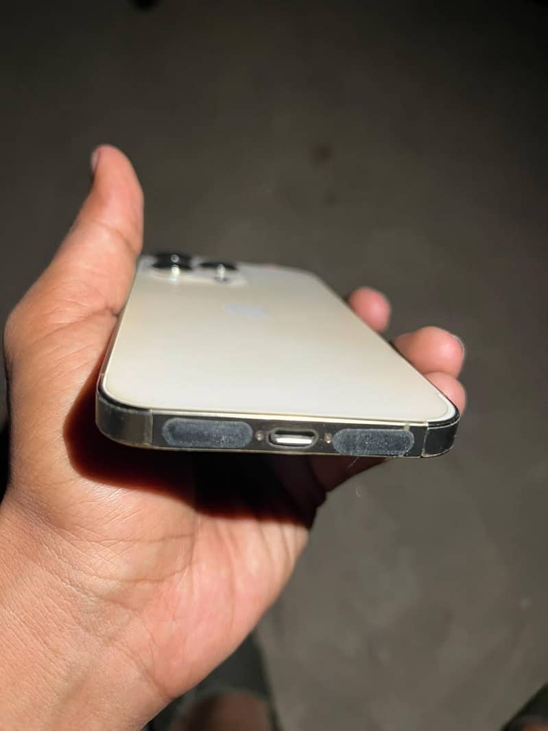 Apple iPhone 13 Pro 3