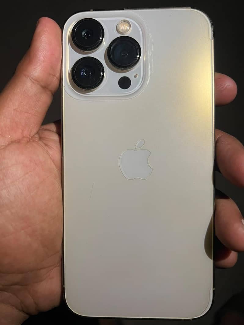Apple iPhone 13 Pro 4