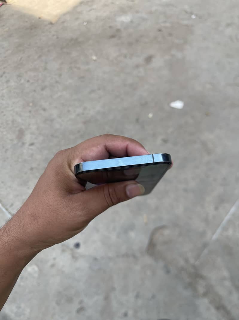 iPhone 12 Pro Max 2