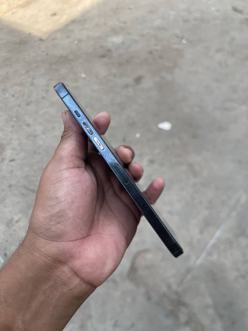 iPhone 12 Pro Max 3