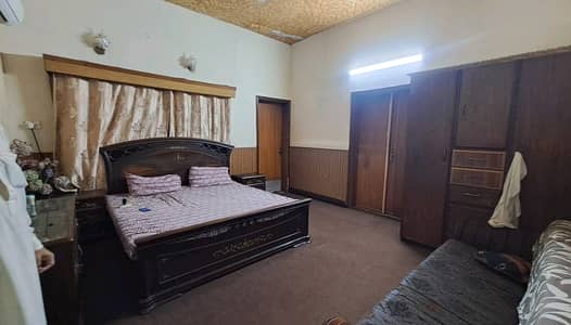 Prime Location 10 Marla House In Gulberg For rent At Good Location