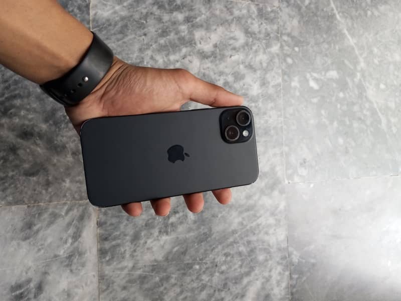 Apple iPhone 15 plus 0