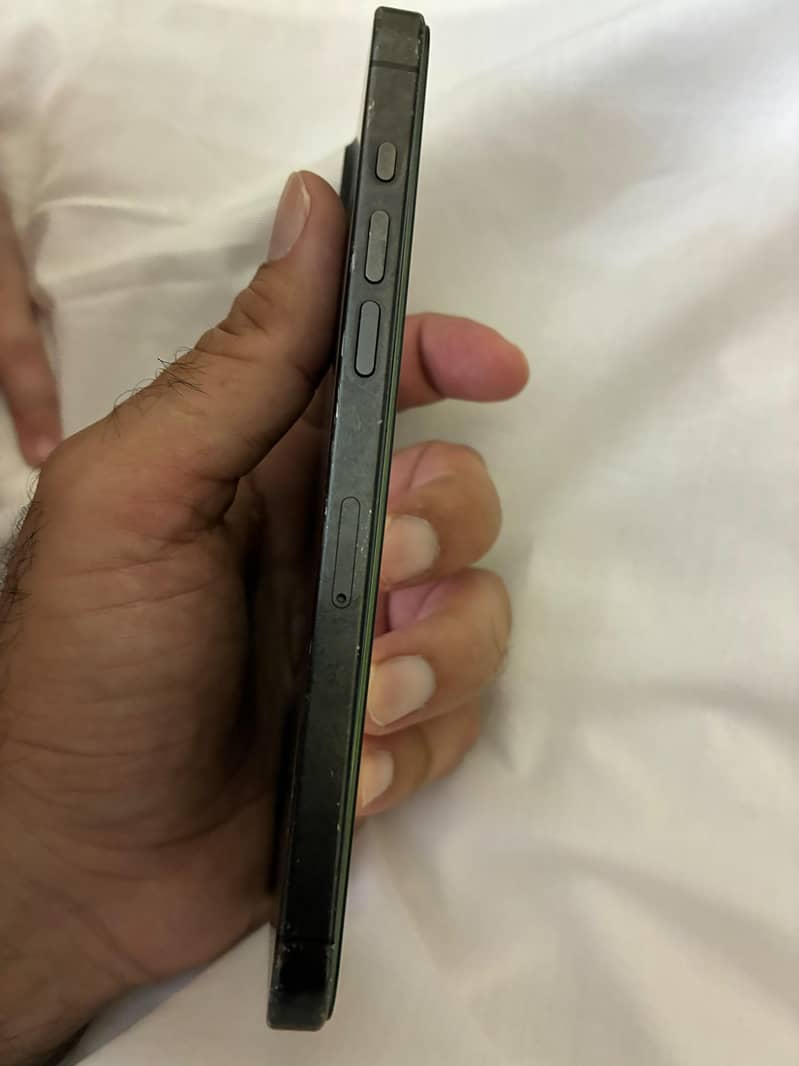 Apple iPhone 15 Pro Max 1