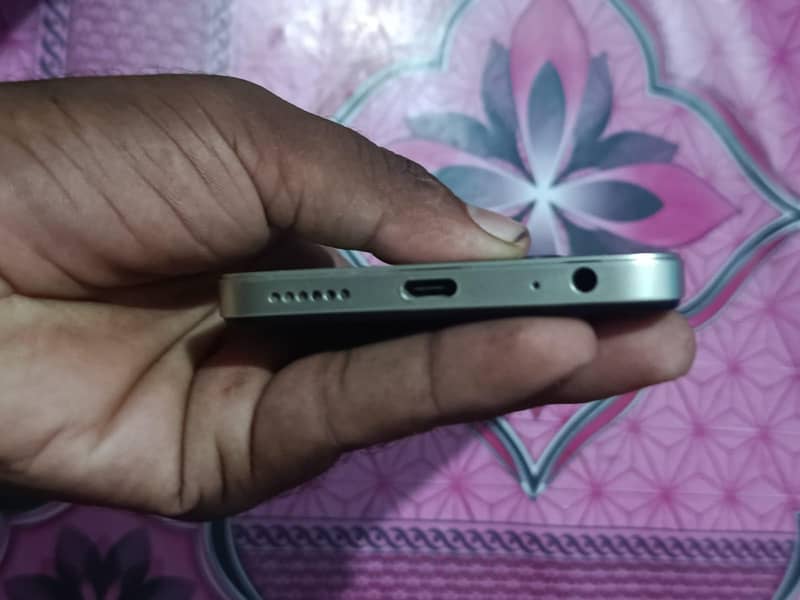 Tecno Spark Go 8