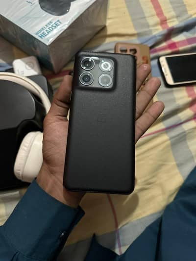 exchange possible good phone One Plus 10T geming and camera phone