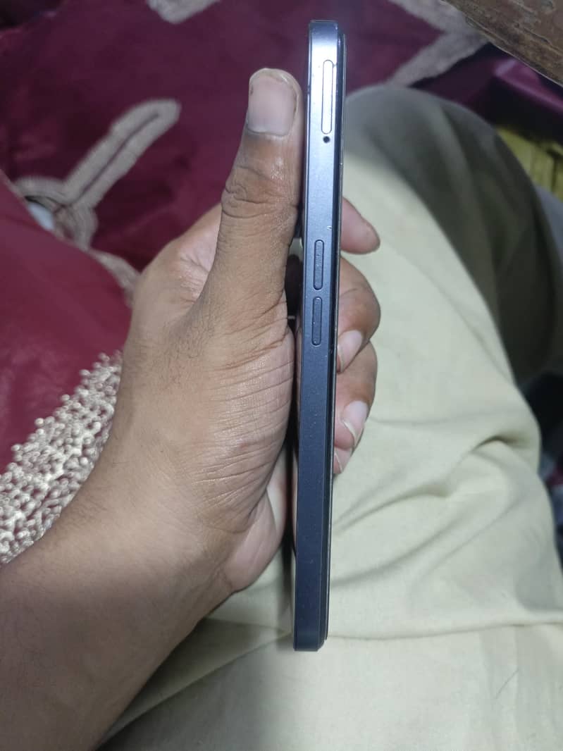 Realme C35 1