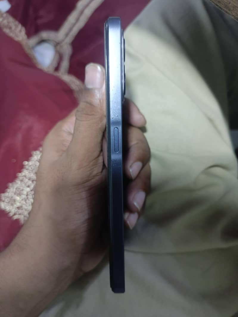 Realme C35 3