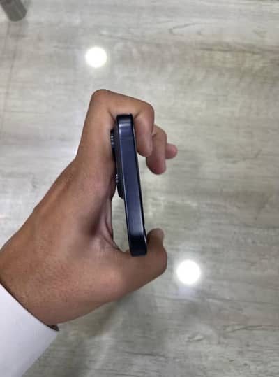 iPhone 15 Pro jv