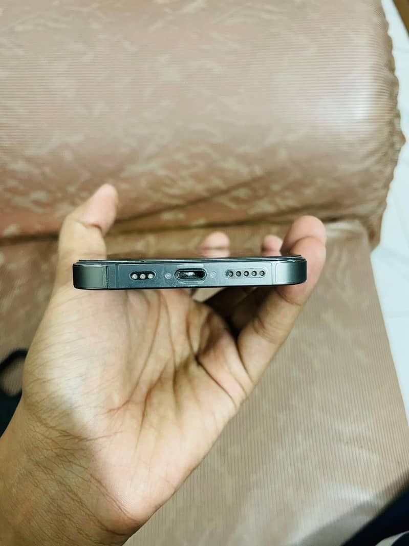 Apple iPhone 13 Pro 2