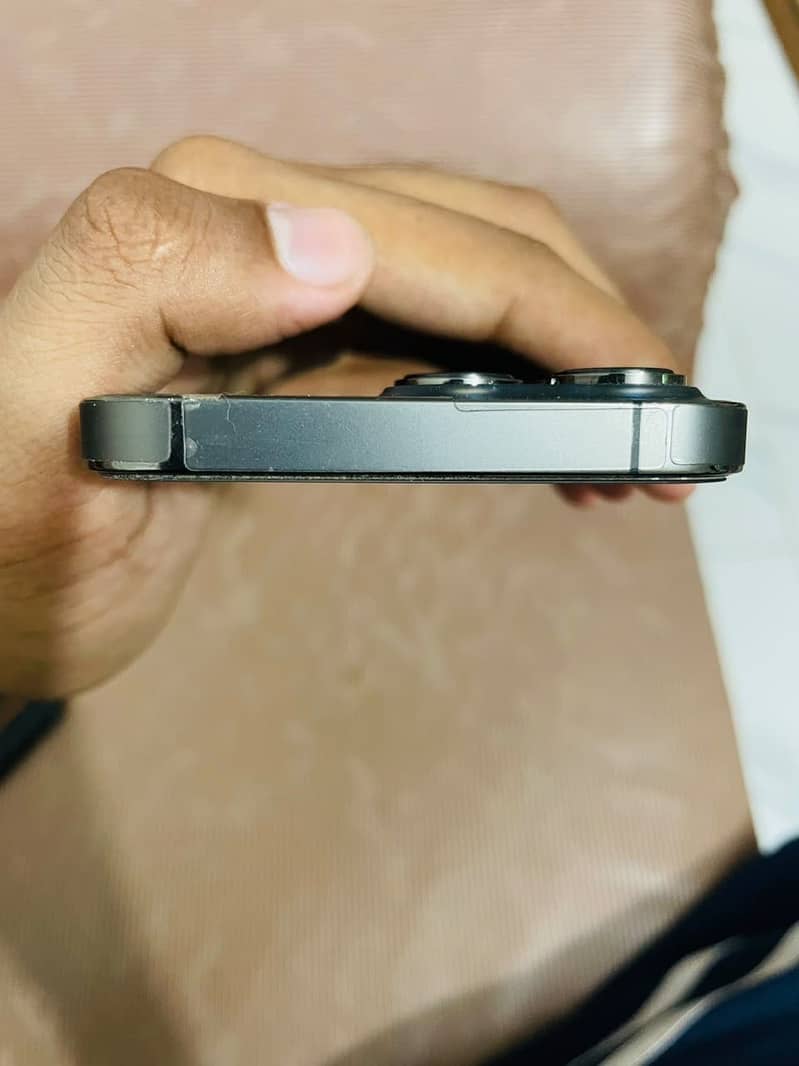 Apple iPhone 13 Pro 3