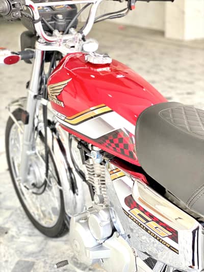 Honda special edition 125 chrome