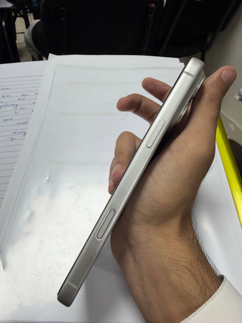 Apple iPhone 17 Pro Max 3