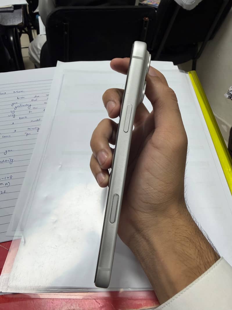 Apple iPhone 17 Pro Max 5