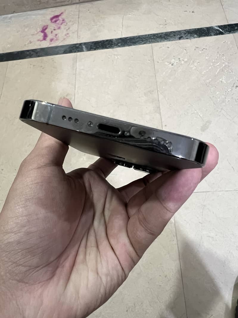 Apple iPhone 13 Pro 3
