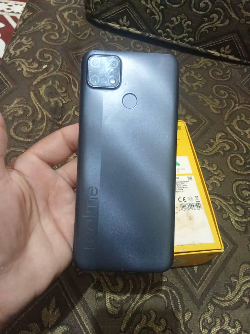 Realme C25 0