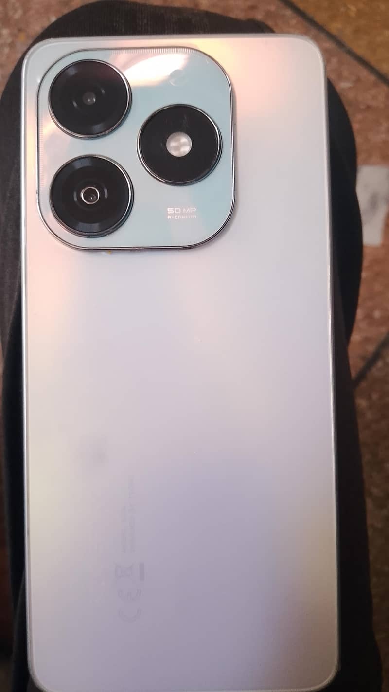 Tecno Spark 20 4