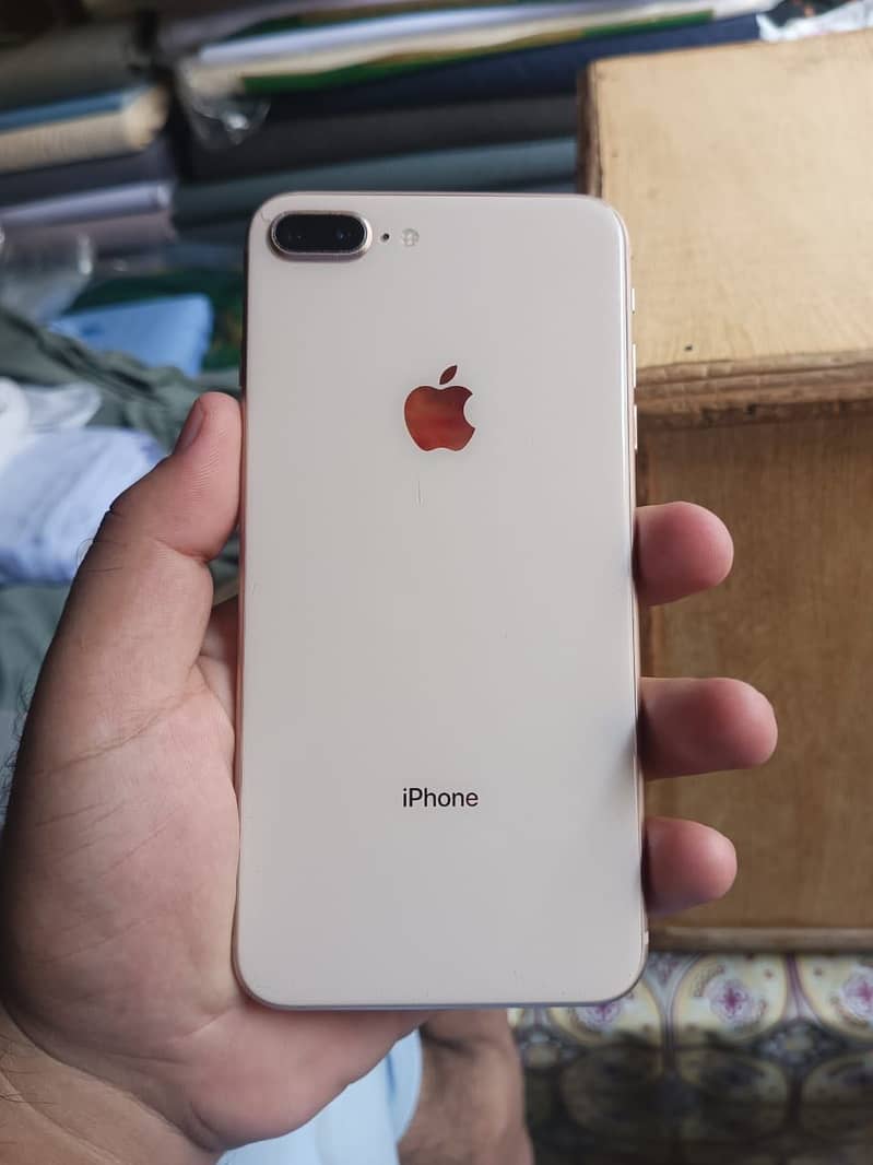 Apple iPhone 8 Plus 0