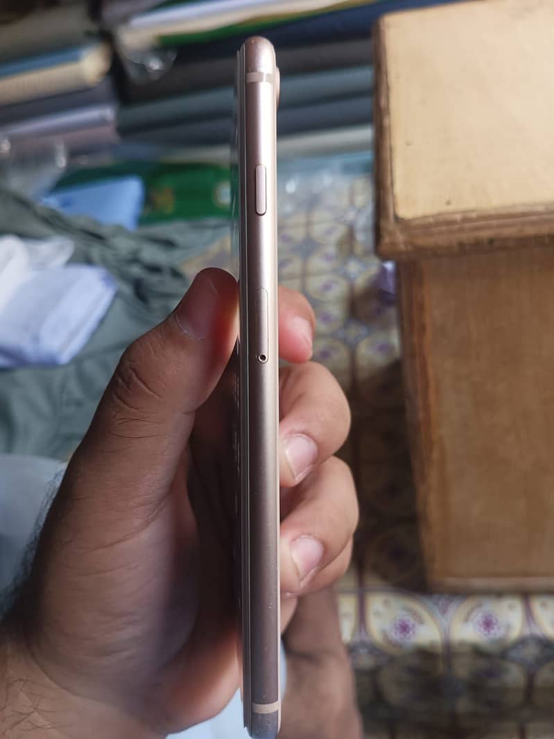 Apple iPhone 8 Plus 2