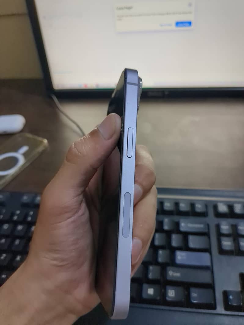 Apple iPhone 14 3
