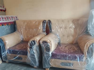 5 seater Sofa for sale 8 months use