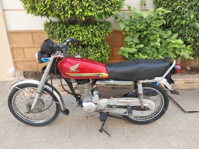 Honda CG 125 special edition 5 gear model 2021 Karachi number