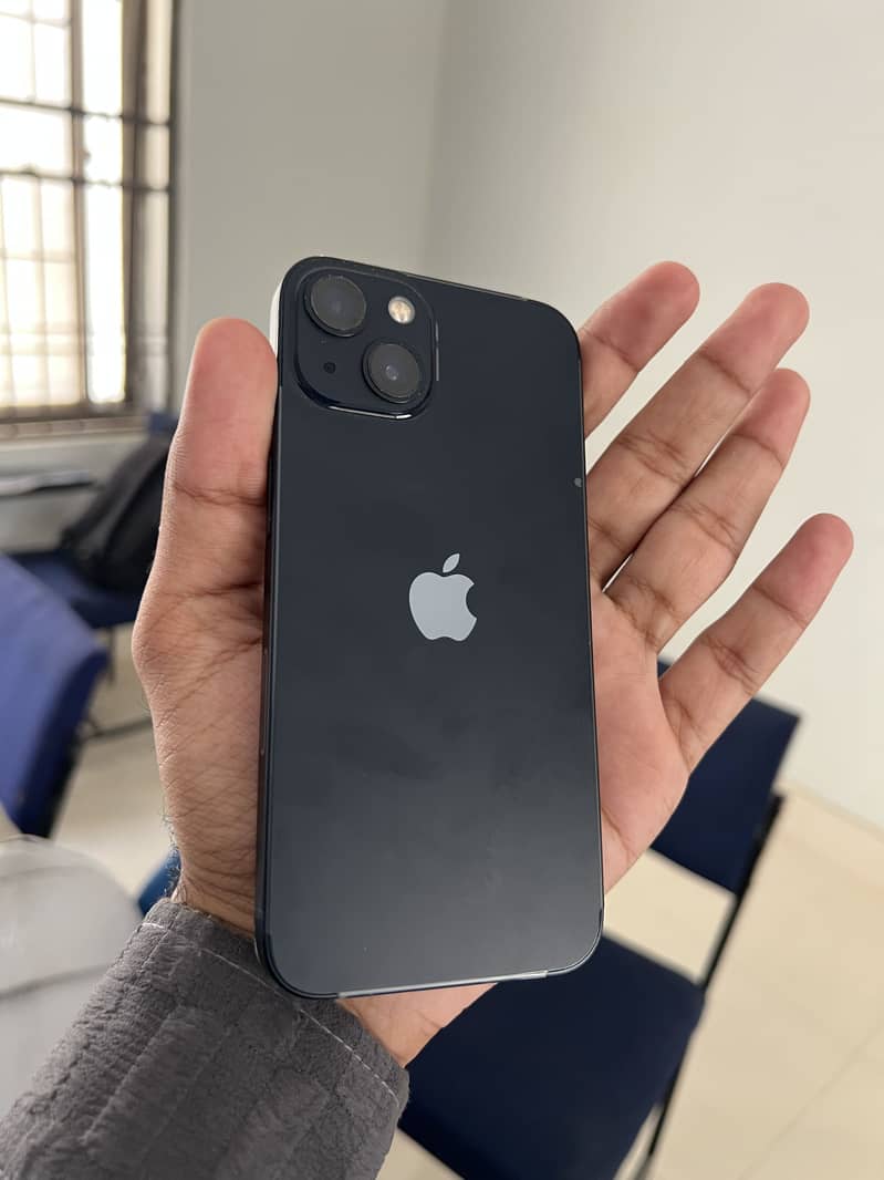 Apple iPhone 13 1