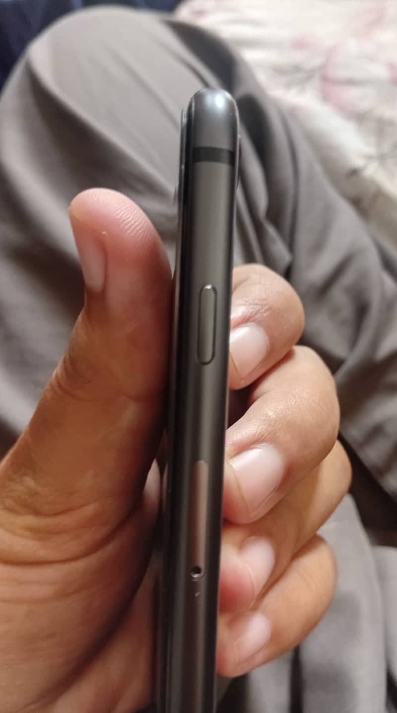 iPhone 8 4