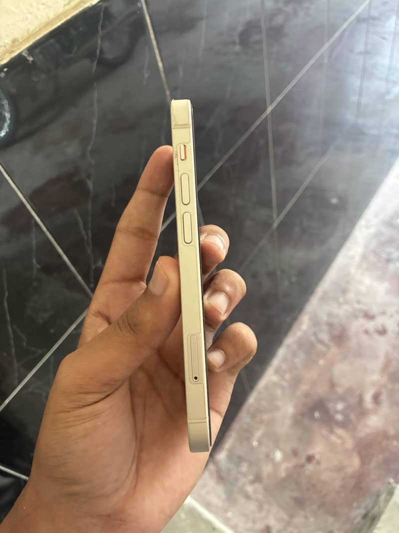 Apple iPhone 12 mini 7