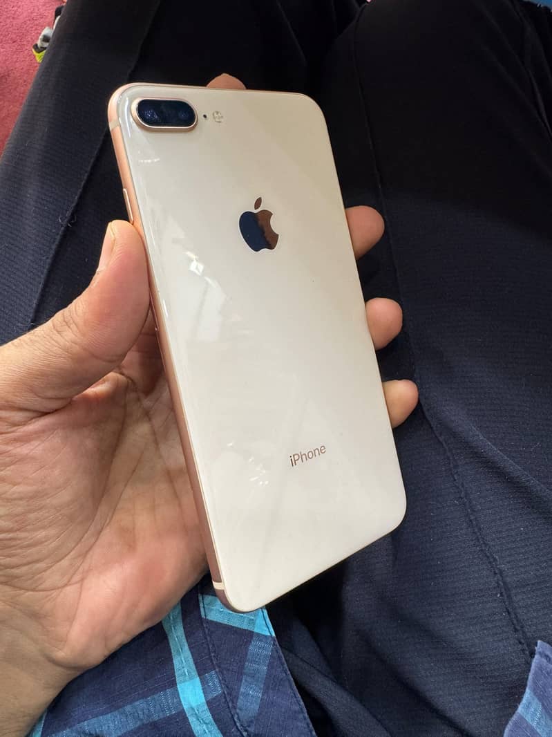 Apple iPhone 8 Plus 0