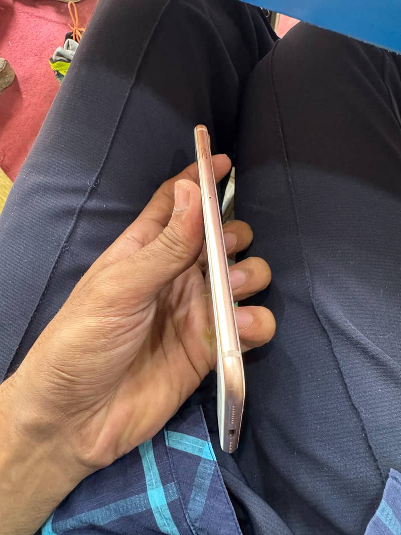 Apple iPhone 8 Plus 2