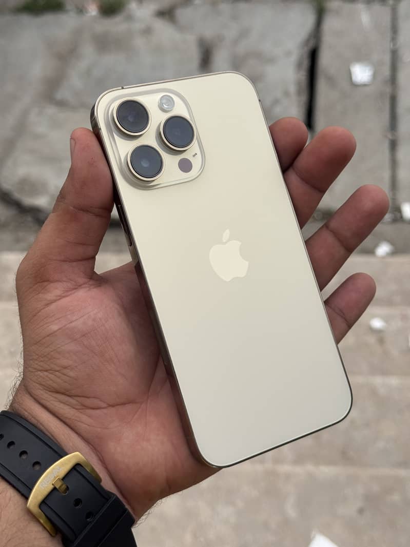 Apple iPhone 14 Pro Max 0