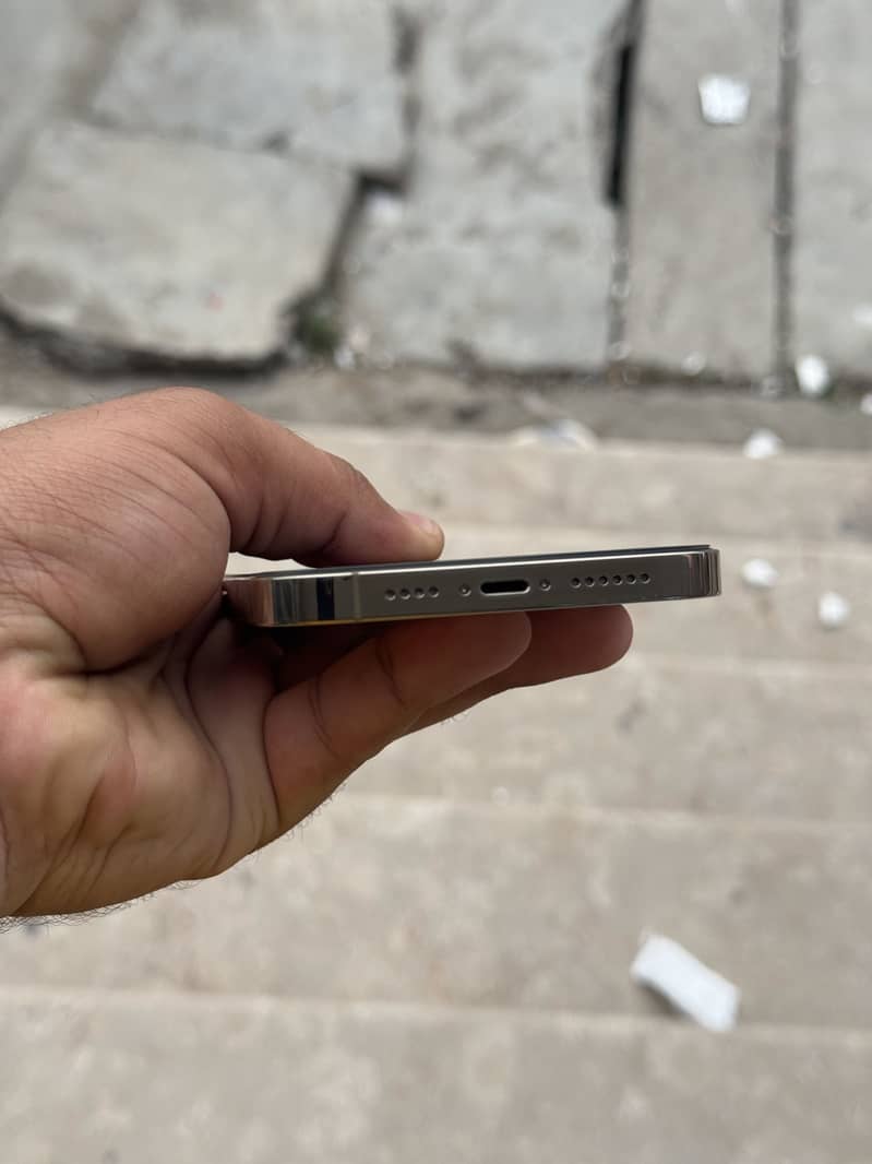 Apple iPhone 14 Pro Max 2