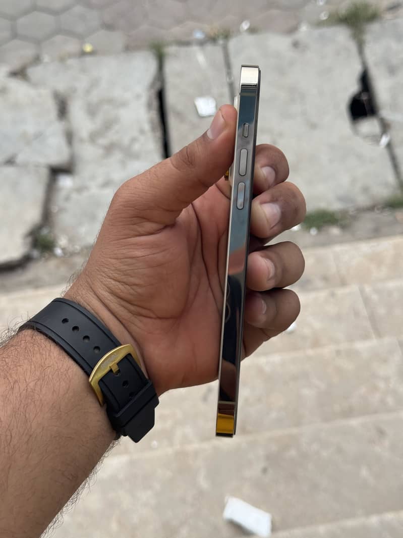 Apple iPhone 14 Pro Max 5