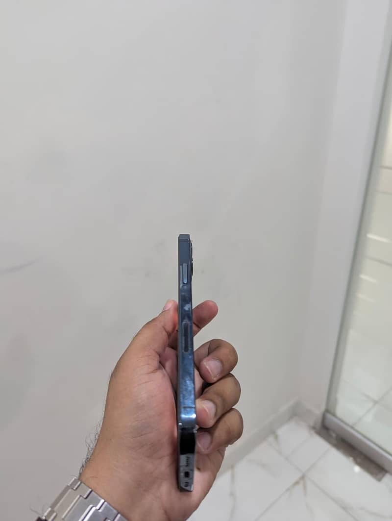 Apple iPhone 12 Pro 3