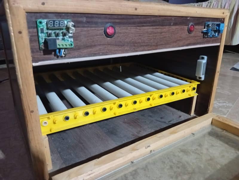 56 eggs automatic rolling tray with brooder 3