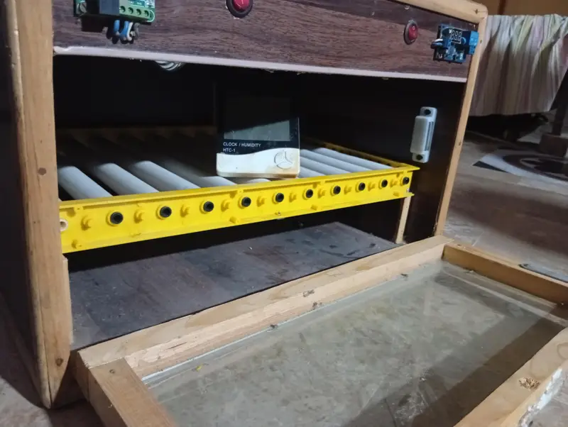 fully automatic incubator — photo 3