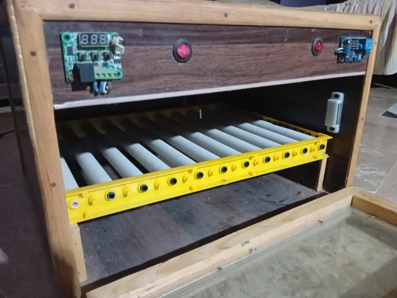 fully automatic incubator — photo 4