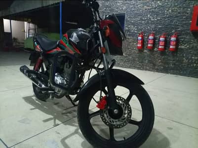 Honda CB 125F 2023
