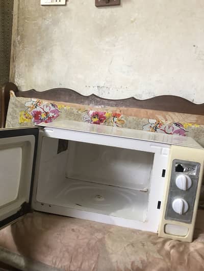 Dawlance full size microwave