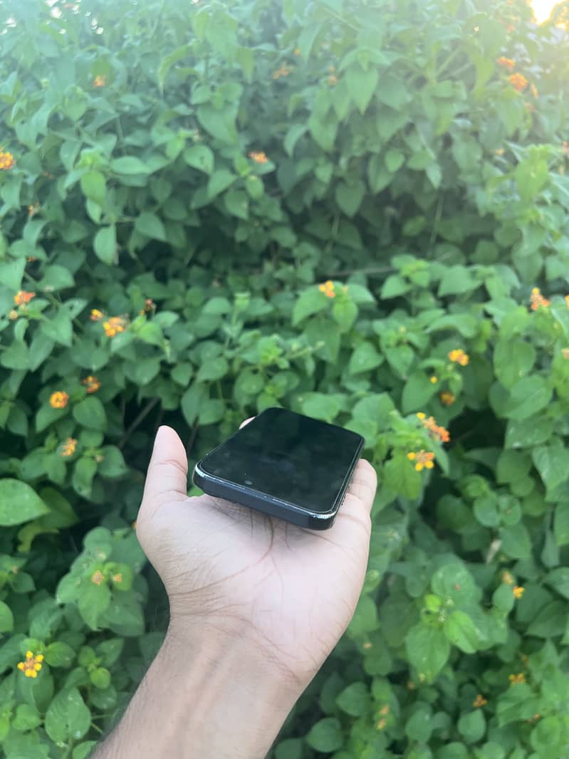 Apple iPhone 15 jv 3