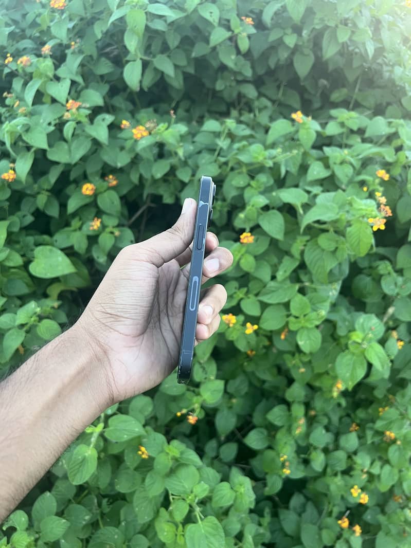 Apple iPhone 15 jv 7