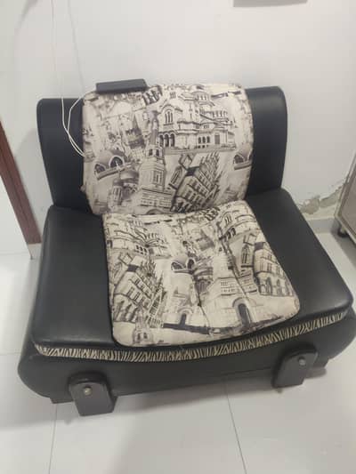 7 seater sofa back in white color