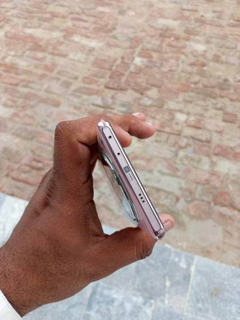 Infinix Zero 40 4