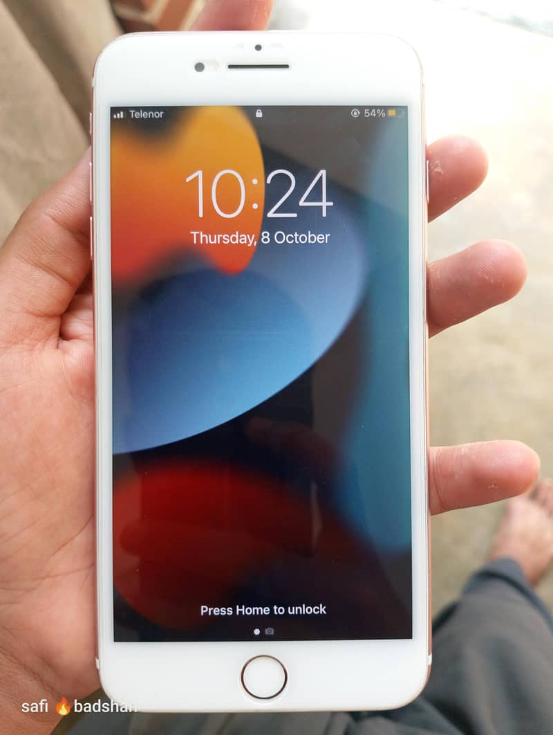 Apple iPhone 7 Plus 1
