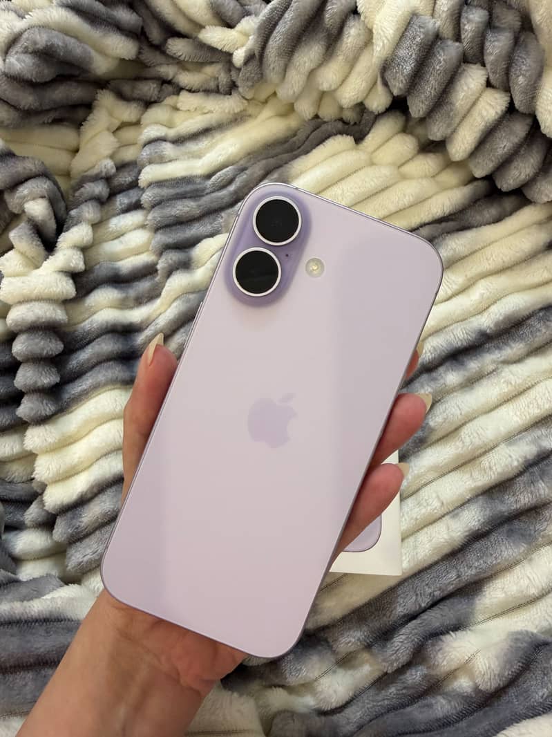 Apple iPhone 17 5