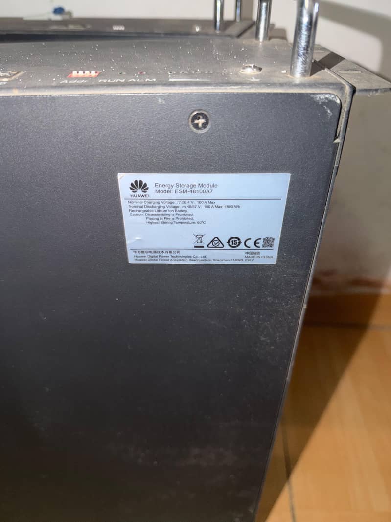 two Huawei batteries 0