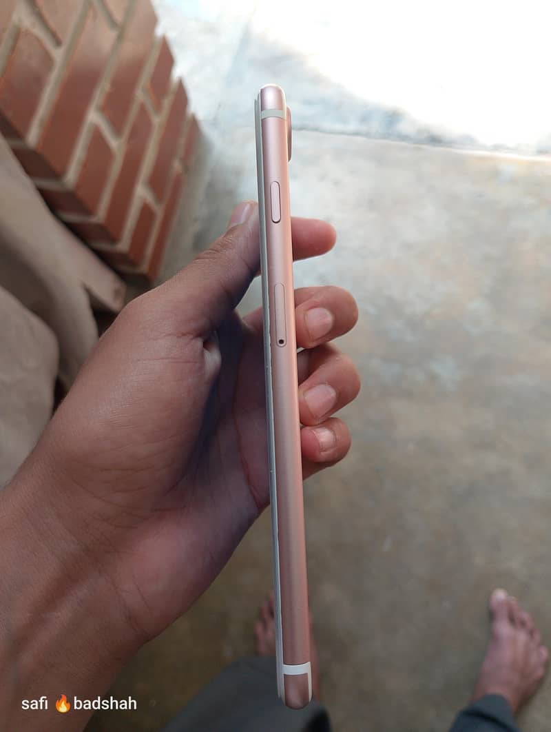 Apple iPhone 7 Plus 3