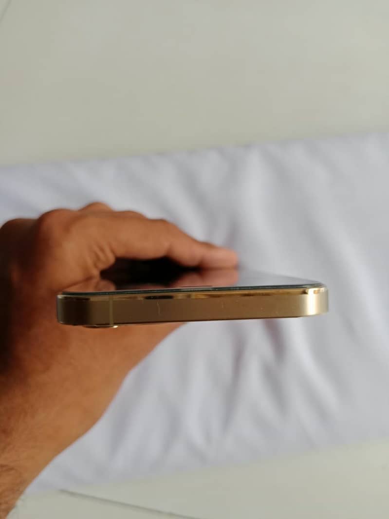Apple iPhone 12 Pro 6