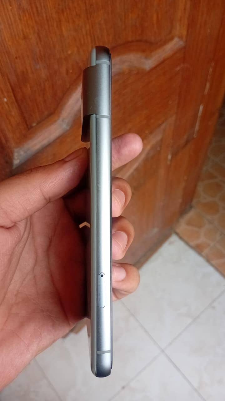 Google Pixel 8 2