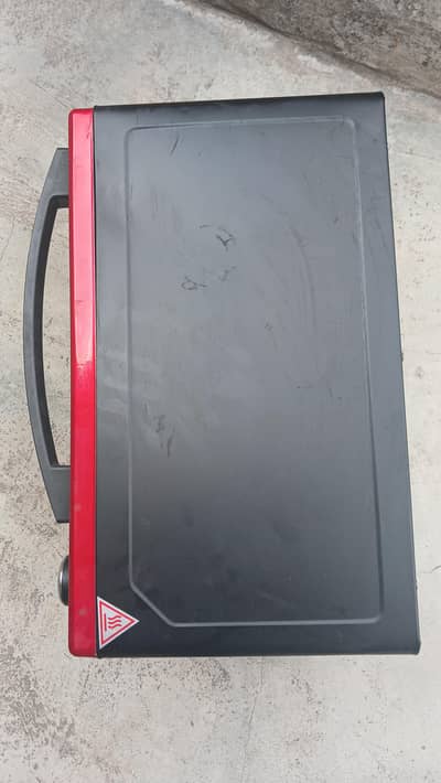 Medium size Baking and grill oven for sale never used new condition